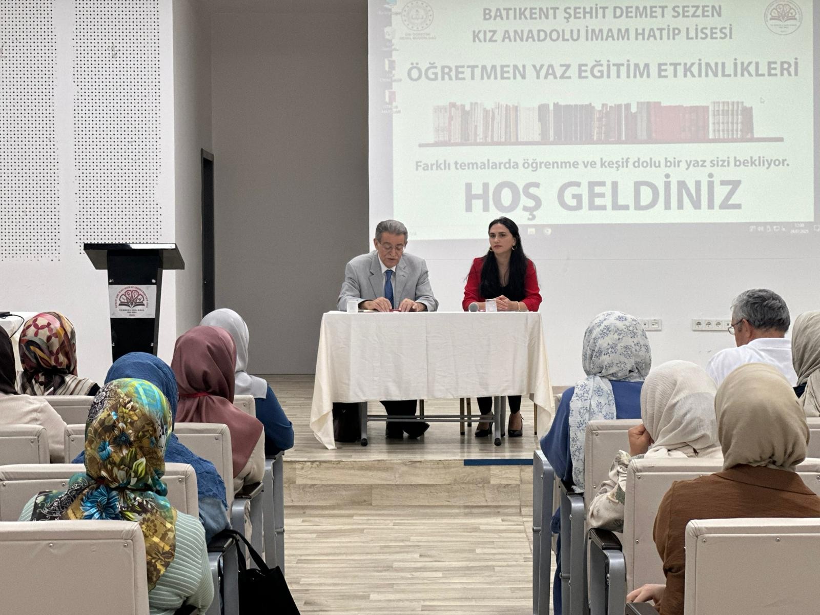 ÖĞRETMEN YAZ EĞİTİM ETKİNLİKLERİ PROGRAMINDA ANADOLU MEKTEBİ ANLATILDI