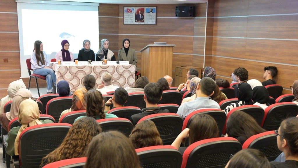 UŞAK MUSTAFA KUTLU İL PANELİ YAPILDI