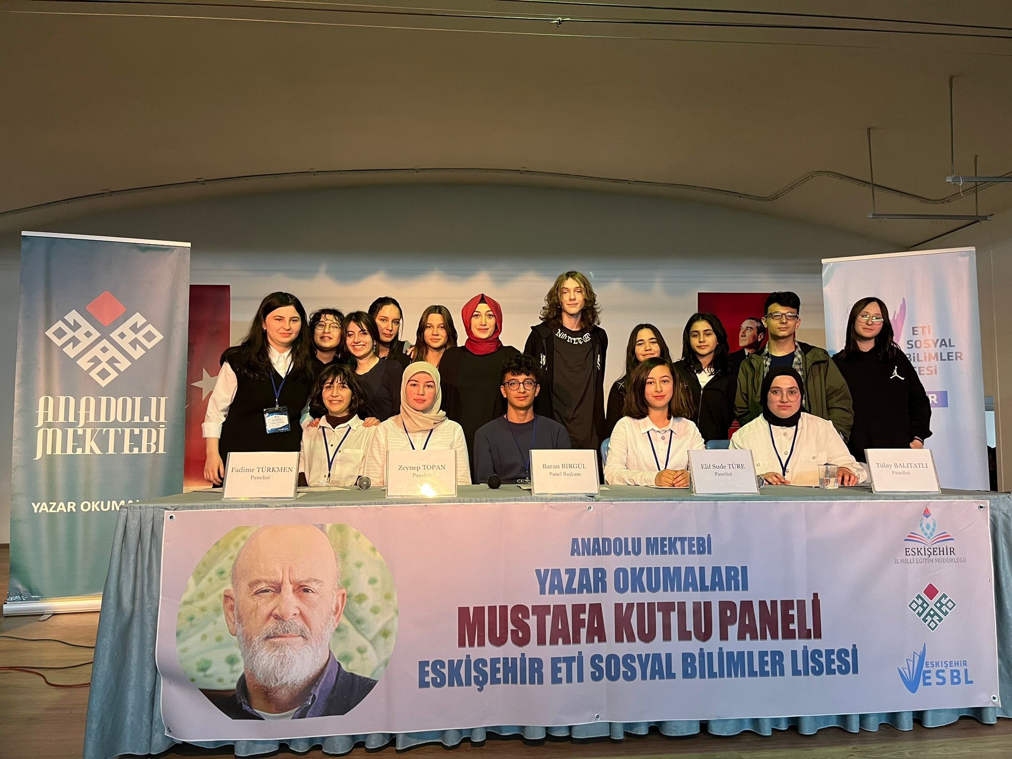 ESKİŞEHİR ETİ SOSYAL BİLİMLER LİSESİ MUSTAFA KUTLU VE CENGİZ AYTMATOV PANELLERİ YAPILDI