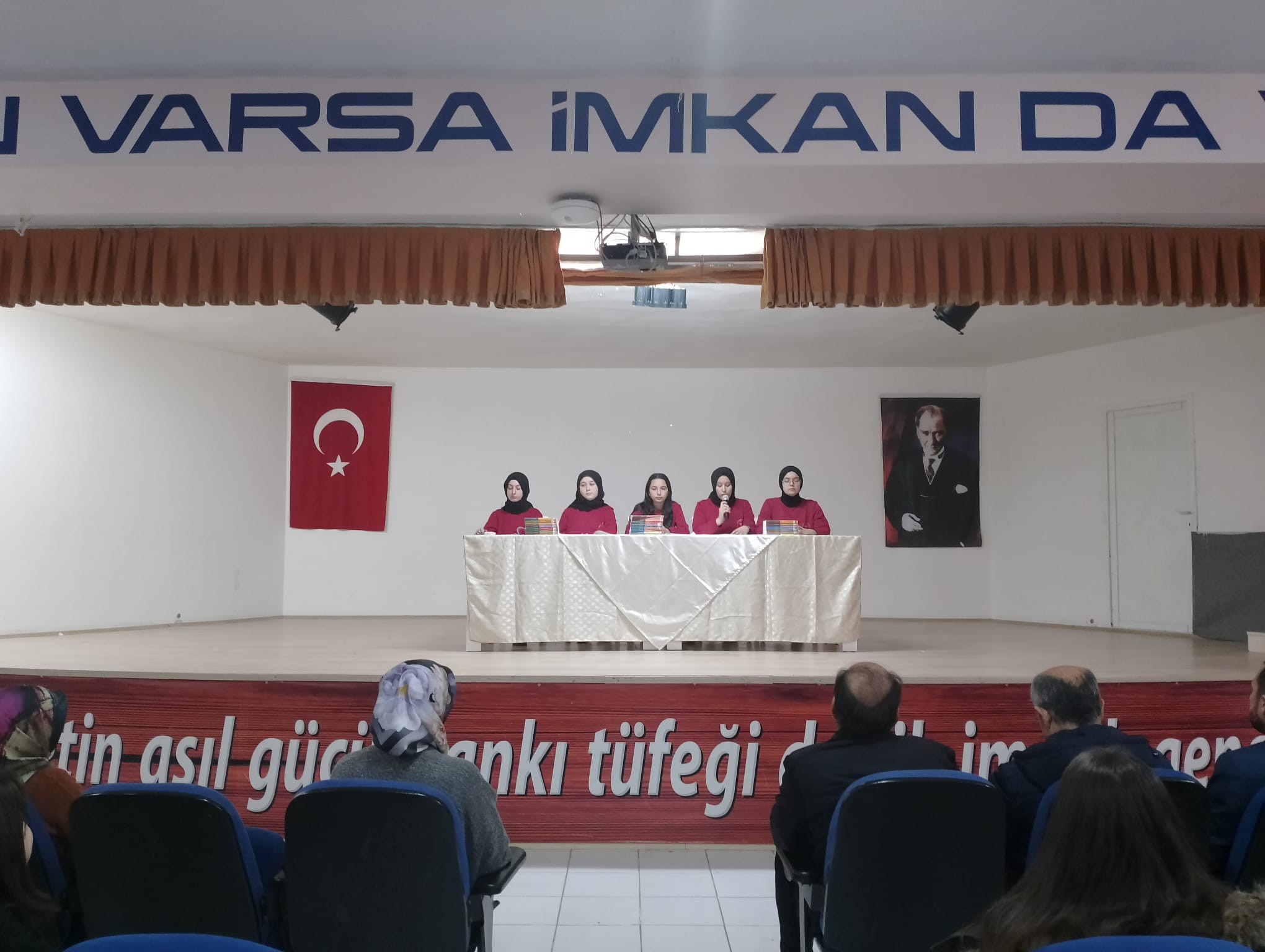 KONYA BEYŞEHİR' DE OKUL PANELİ