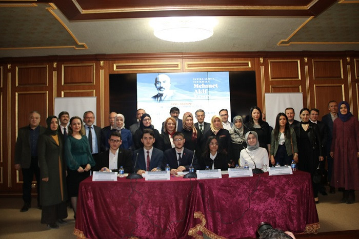 İSTİKLALDEN İSTİKBALE MEHMET ÂKİF ERSOY