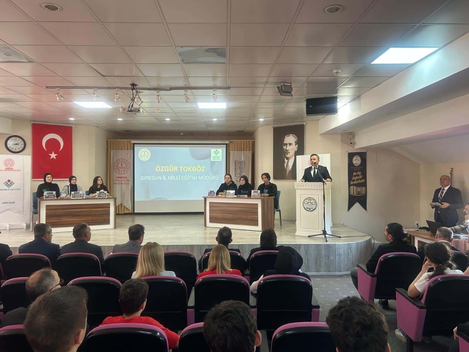GİRESUN 'DA ANADOLU MEKTEBİ ÖĞRENCİLERİ MUSTAFA KUTLU'YU KONUŞTU 