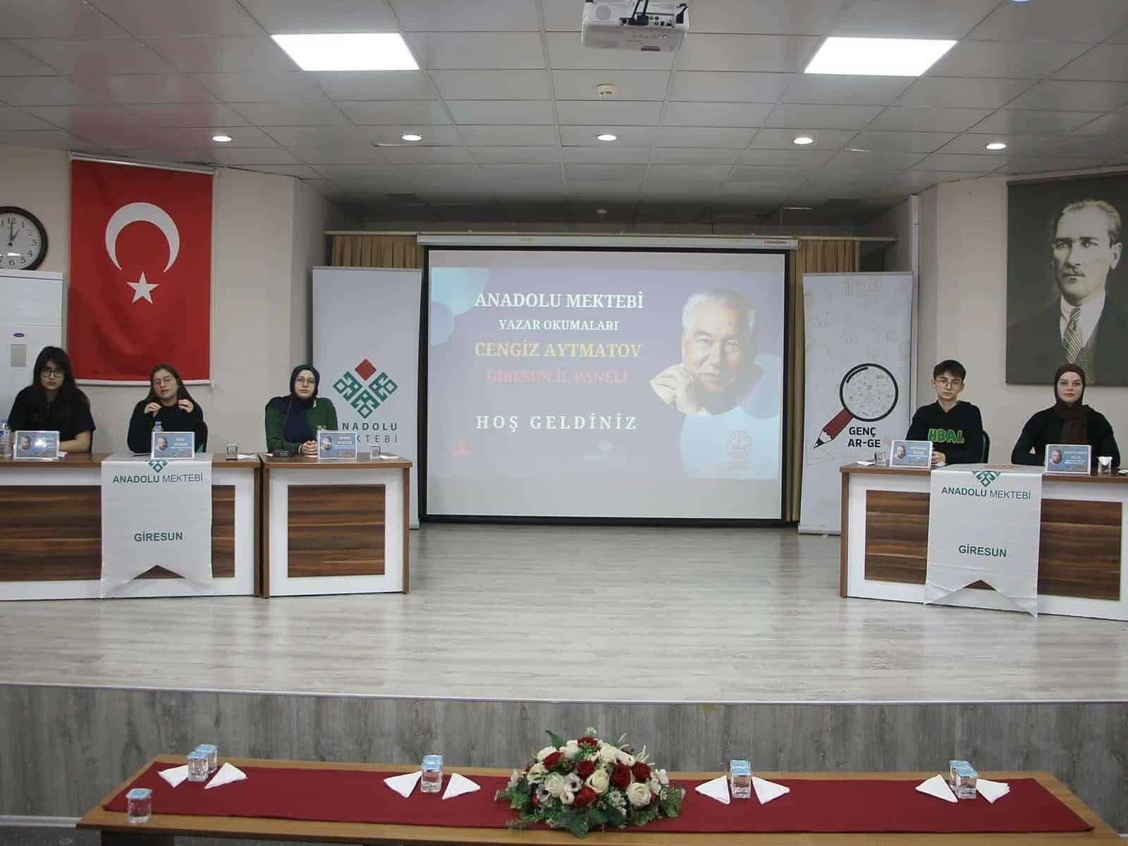 GİRESUN'DA ANADOLU MEKTEBİ CENGİZ AYTMATOV PANELİ YAPILDI