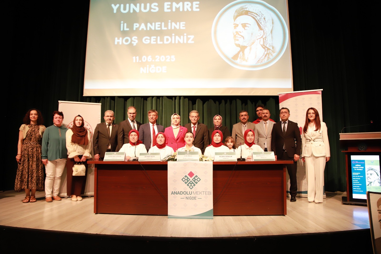 NİĞDE' DE YUNUS EMRE İL PANELİ 