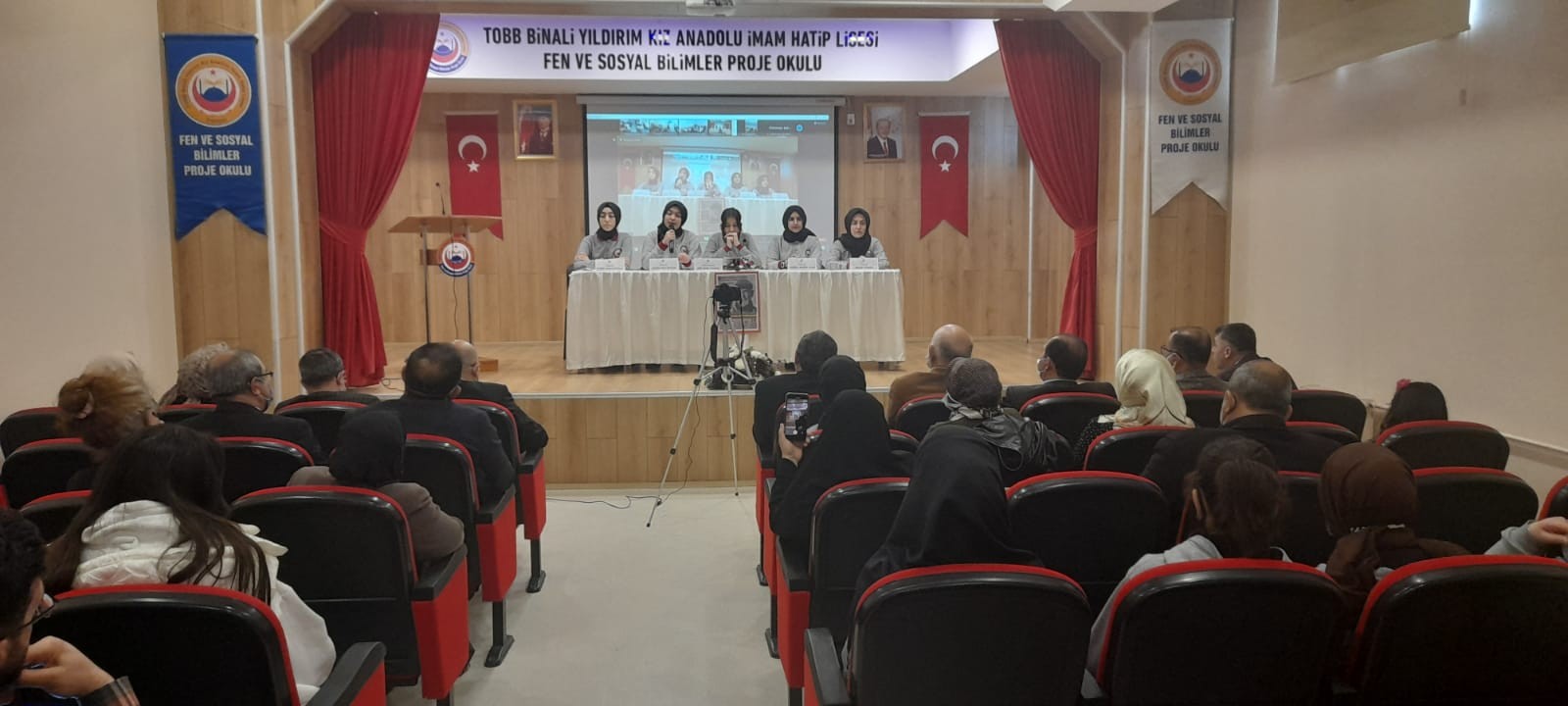 ERZİNCAN'DA MUSTAFA KUTLU OKUL PANELLERİ 