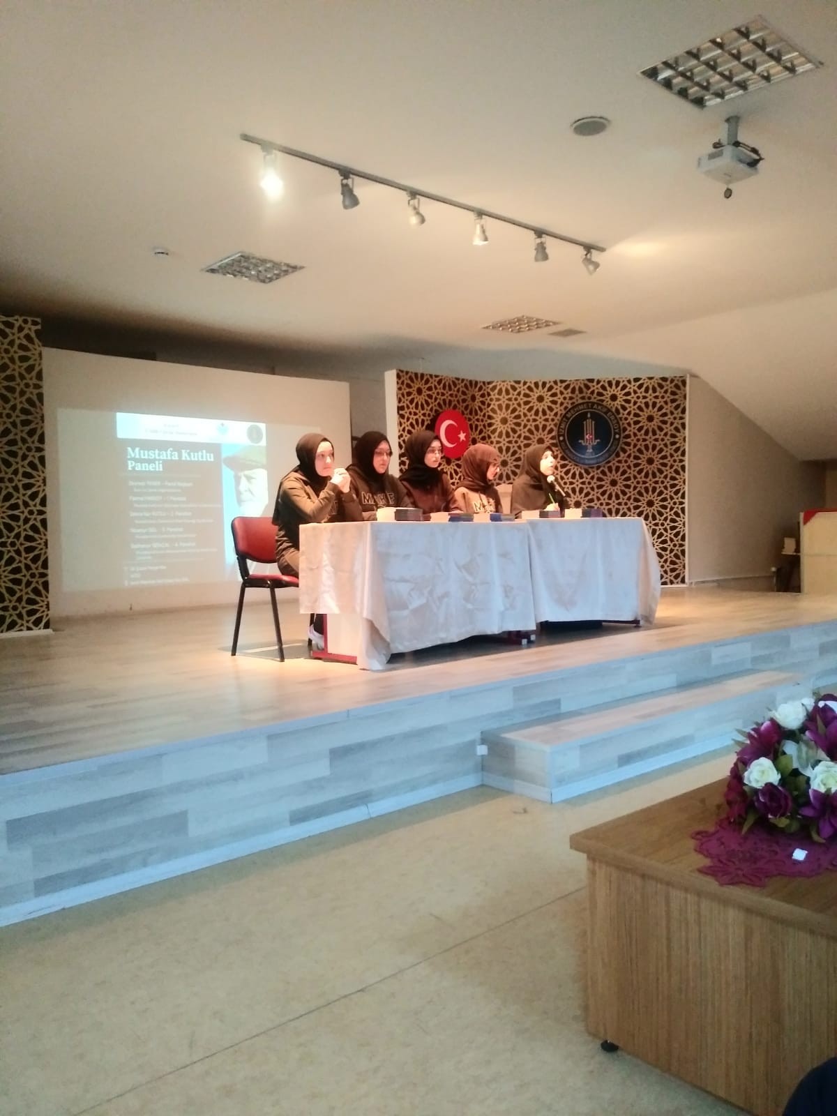 KOCAELİ ANADOLU MEKTEBİNİN İLK PANELİ
