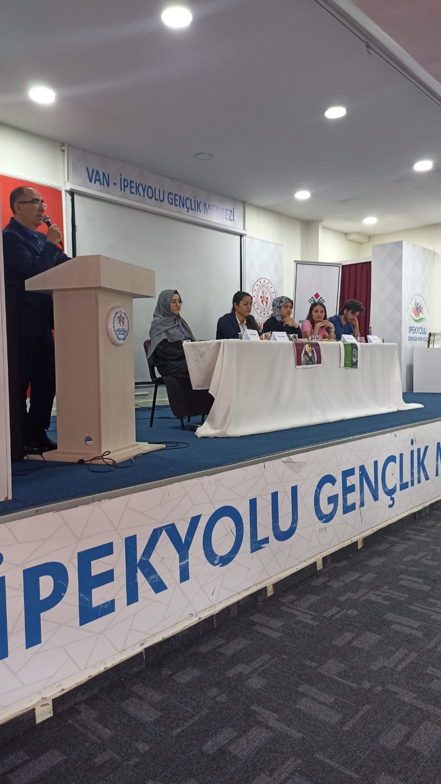 VAN YÜZÜNCÜ YIL ÜNİVERSİTESİ OKUMA GRUBUNUN MUSTAFA KUTLU PANELİ