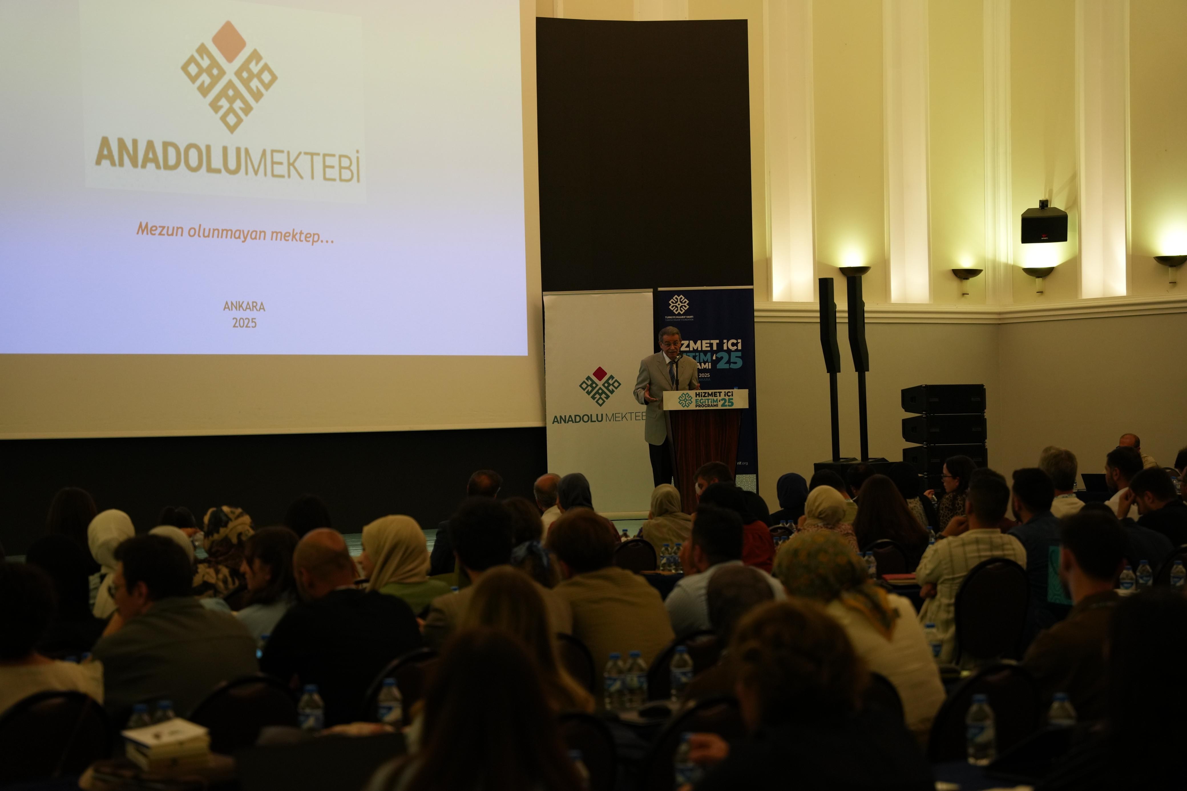 TÜRKİYE MAARİF VAKFI OKUL MÜDÜRLERİ VE TÜRKÇE ÖĞRETMENLERİNE ANADOLU MEKTEBİ TANITIMI YAPILDI